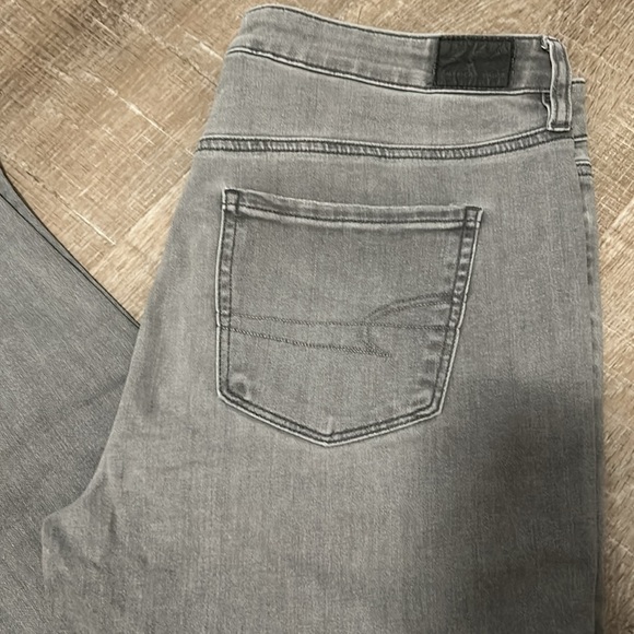 American eagle - Picture 2 of 6